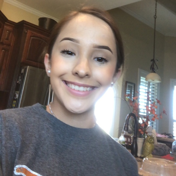 Meet your Posher, Haydee - Picture 1 of 1